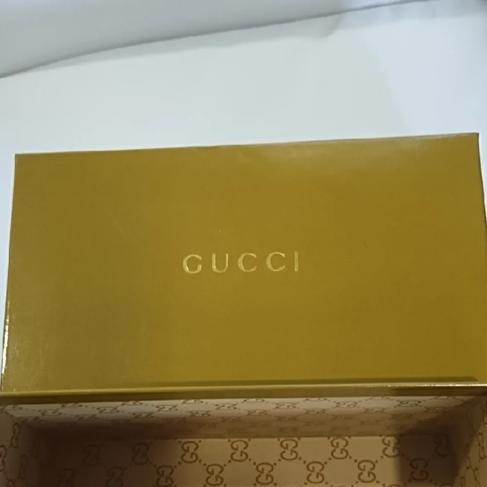 Gucci Black Sunglasses with Gold Case - Picture 10 of 10